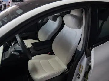 Tesla Model Y  Dual Motor  Long Range