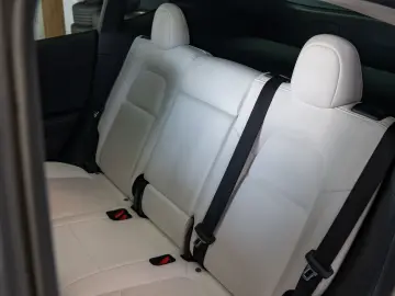 Tesla Model Y  Dual Motor  Long Range