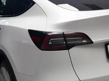 Tesla Model Y  Dual Motor  Long Range