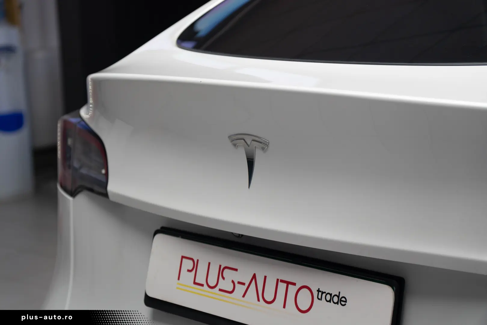 Tesla Model Y  Dual Motor  Long Range