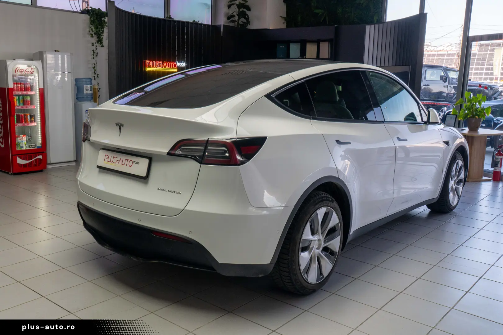 Tesla Model Y  Dual Motor  Long Range