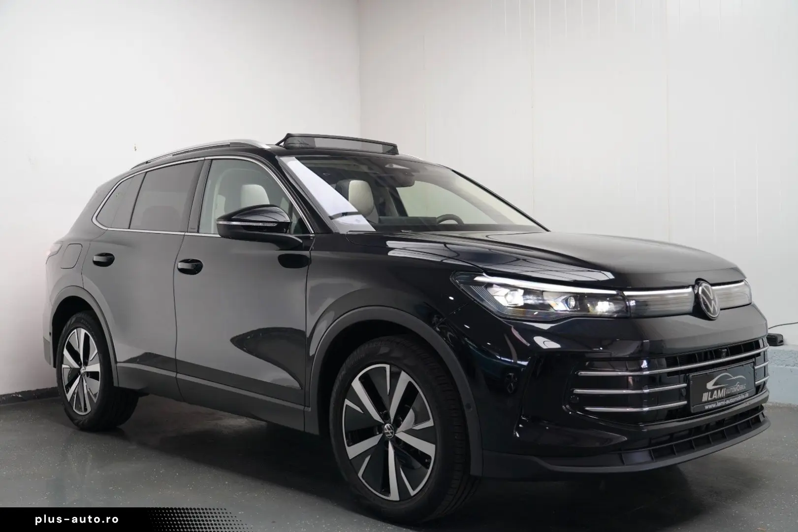 VW Tiguan 2.0TDI Elegance PANO AHK 360 HUD MASSAGE