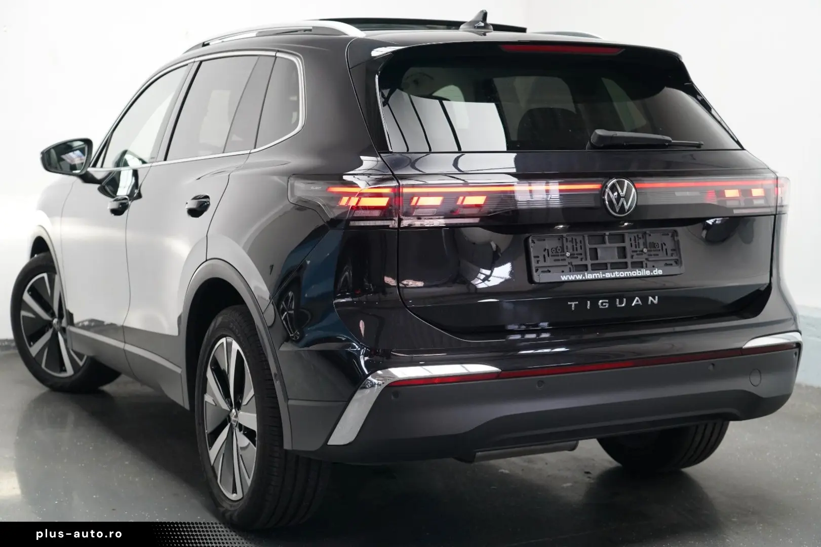 VW Tiguan 2.0TDI Elegance PANO AHK 360 HUD MASSAGE