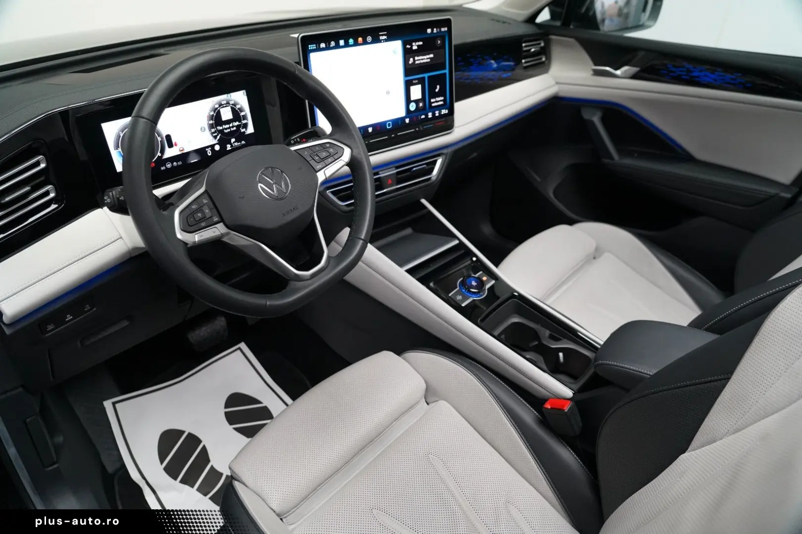 VW Tiguan 2.0TDI Elegance PANO AHK 360 HUD MASSAGE