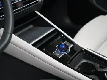 VW Tiguan 2.0TDI Elegance PANO AHK 360 HUD MASSAGE