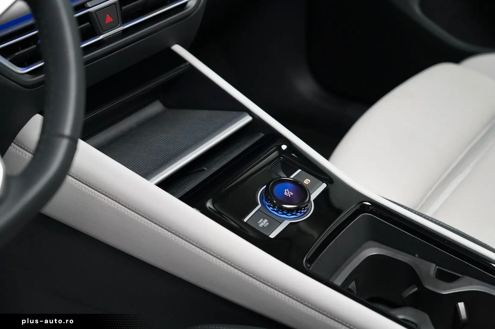 VW Tiguan 2.0TDI Elegance PANO AHK 360 HUD MASSAGE