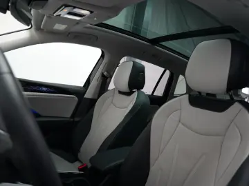 VW Tiguan 2.0TDI Elegance PANO AHK 360 HUD MASSAGE