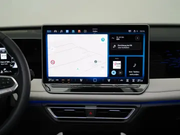 VW Tiguan 2.0TDI Elegance PANO AHK 360 HUD MASSAGE