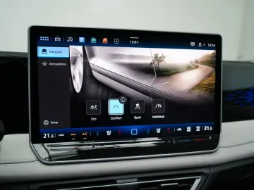 VW Tiguan 2.0TDI Elegance PANO AHK 360 HUD MASSAGE