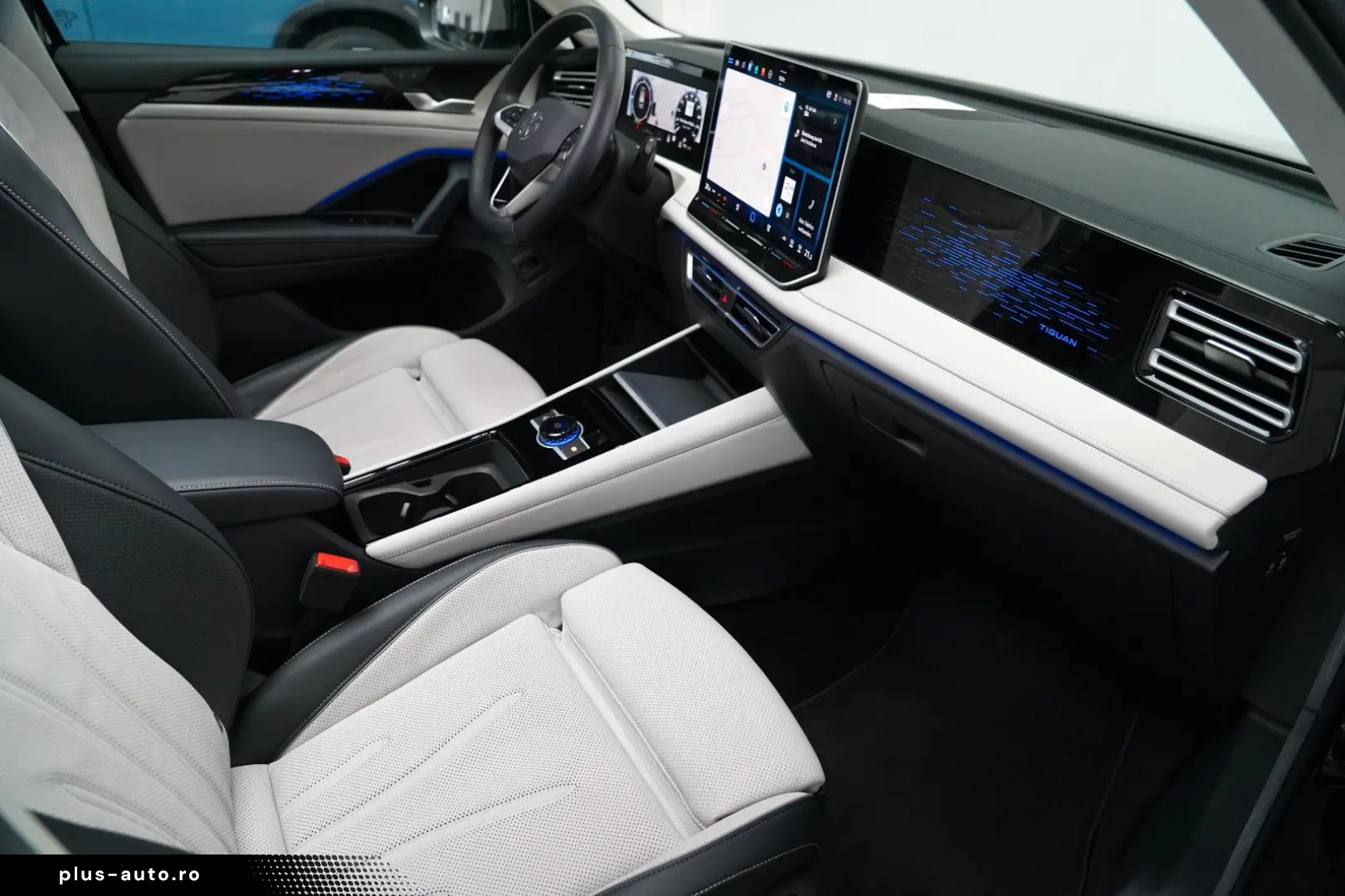 VW Tiguan 2.0TDI Elegance PANO AHK 360 HUD MASSAGE