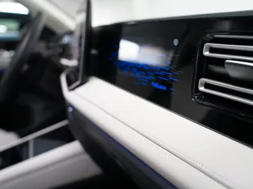 VW Tiguan 2.0TDI Elegance PANO AHK 360 HUD MASSAGE