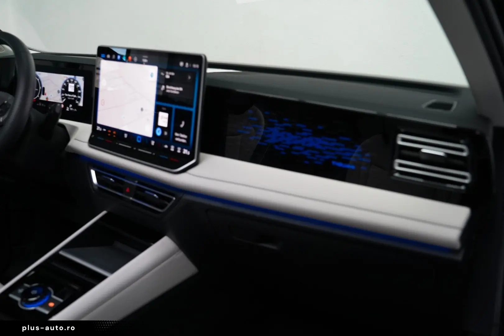 VW Tiguan 2.0TDI Elegance PANO AHK 360 HUD MASSAGE