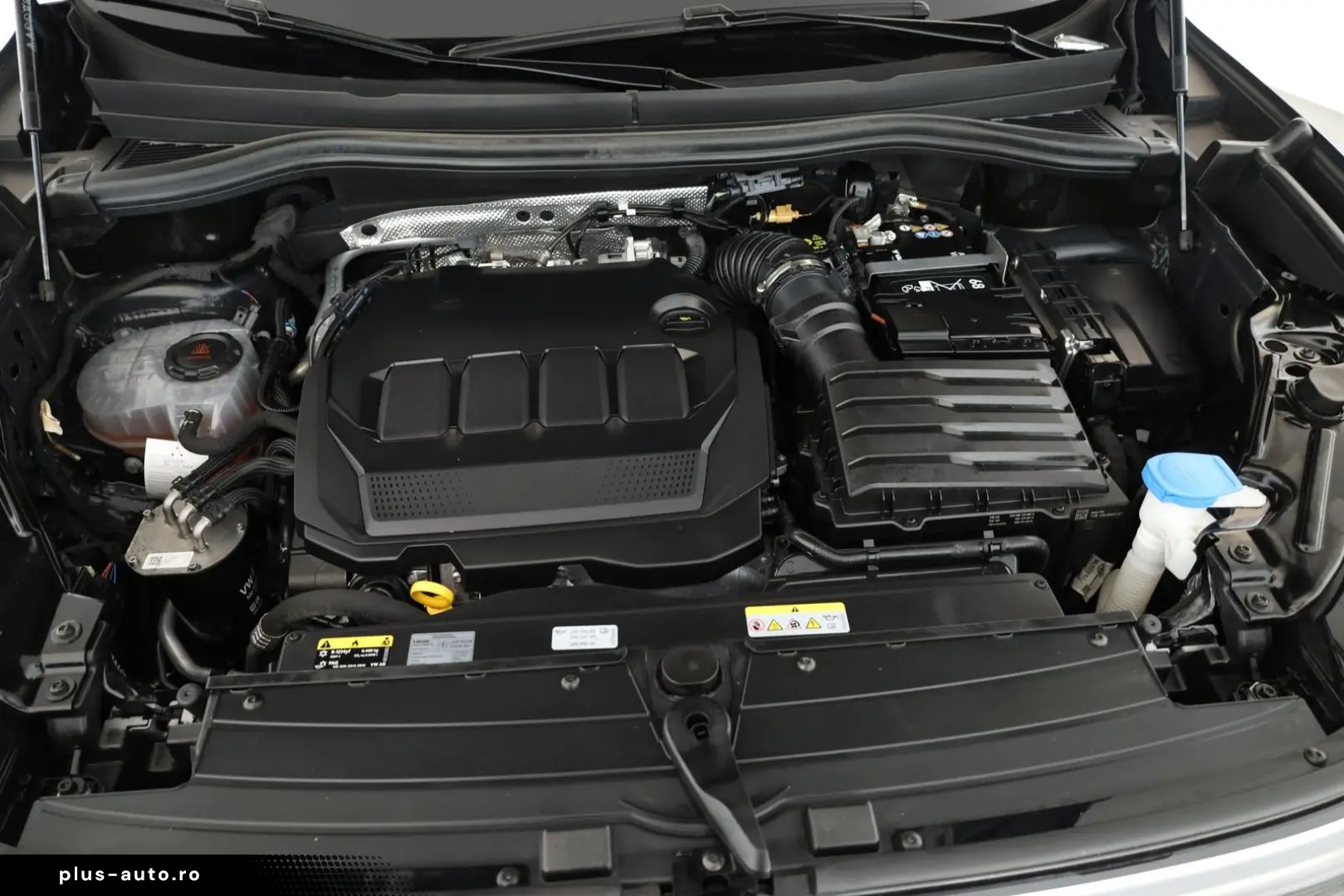 VW Tiguan 2.0 TDI 4M DSG R-Line Pan HUD HK STHZ 360