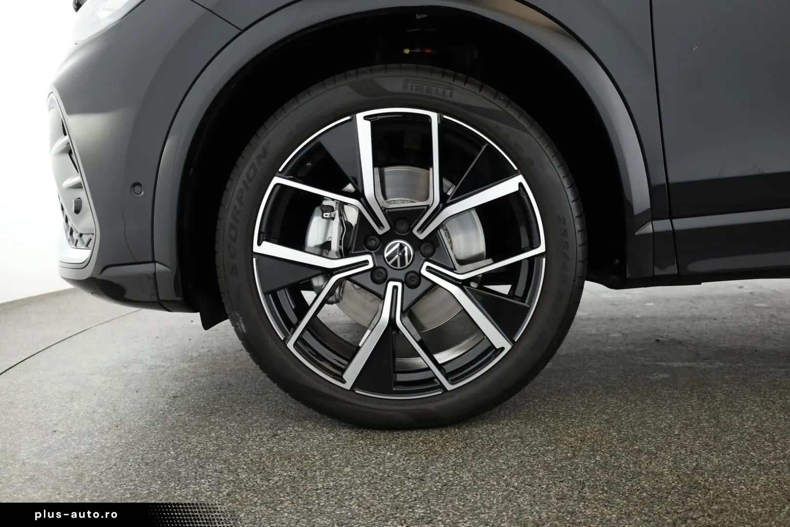 VW Tiguan 2.0 TDI 4M DSG R-Line Pan HUD HK STHZ 360