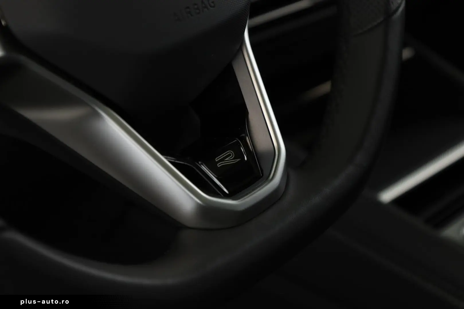 VW Tiguan 2.0 TDI 4M DSG R-Line Pan HUD HK STHZ 360