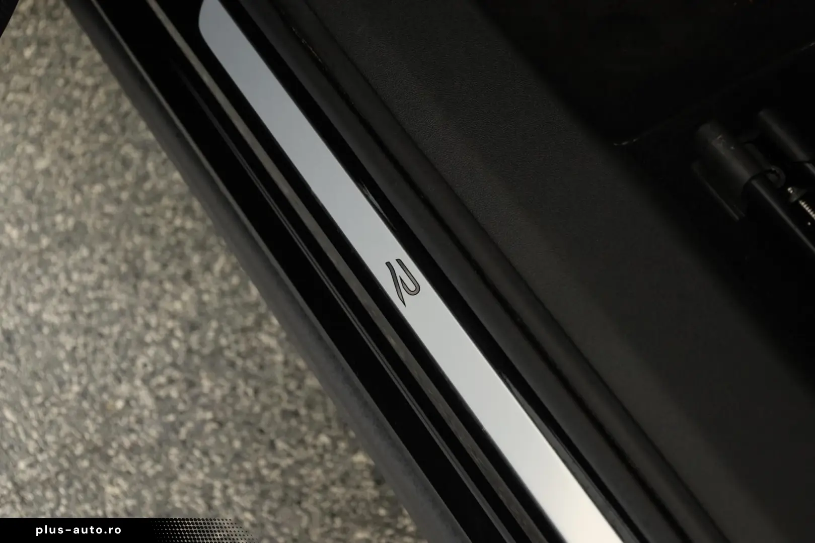 VW Tiguan 2.0 TDI 4M DSG R-Line Pan HUD HK STHZ 360