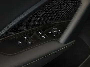 VW Tiguan 2.0 TDI 4M DSG R-Line Pan HUD HK STHZ 360