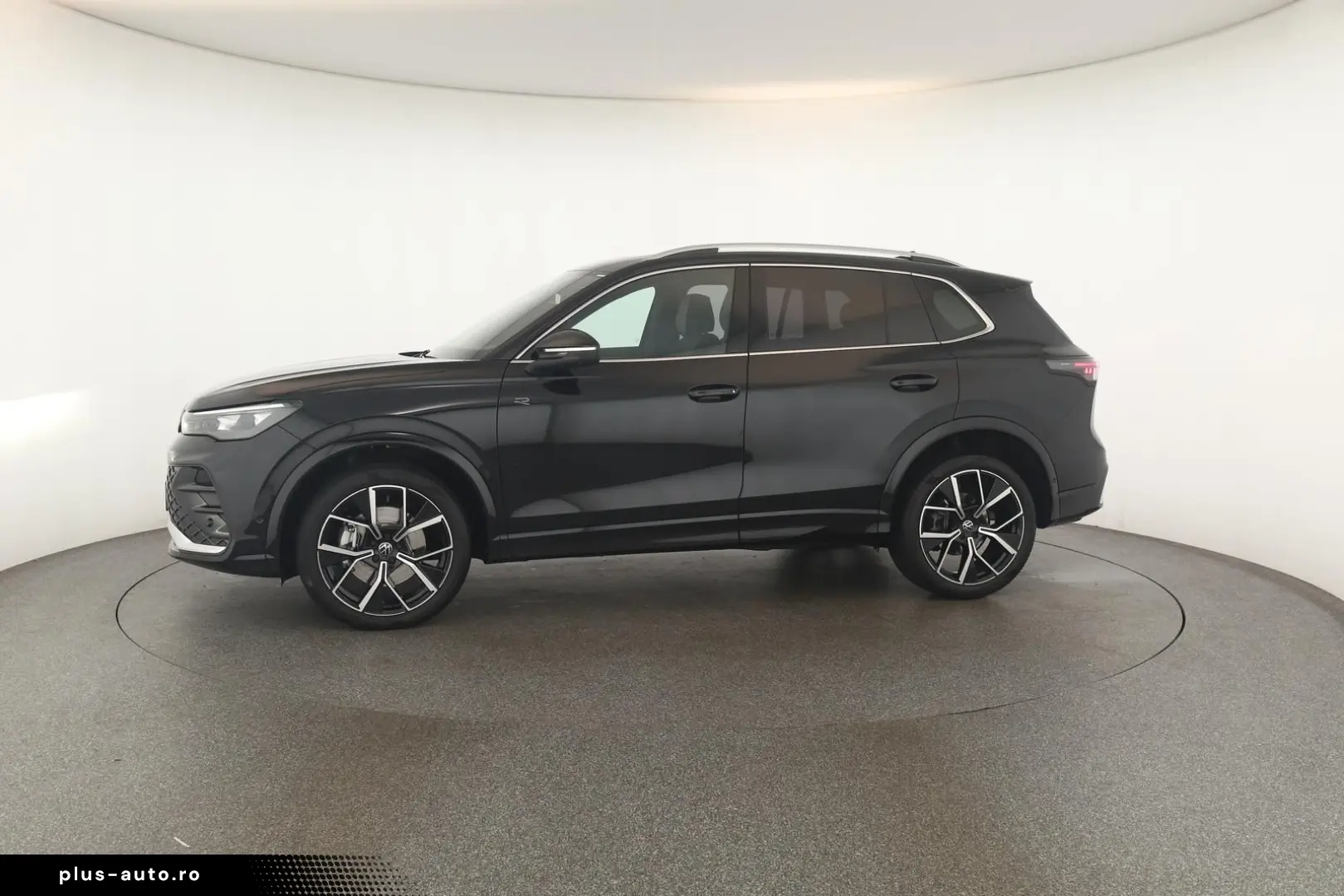 VW Tiguan 2.0 TDI 4M DSG R-Line Pan HUD HK STHZ 360