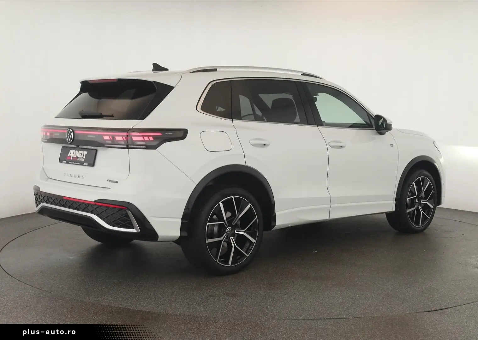 VW Tiguan 2.0 TDI 4M DSG R-Line Pan HUD HK STHZ 360