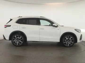 VW Tiguan 2.0 TDI 4M DSG R-Line Pan HUD HK STHZ 360