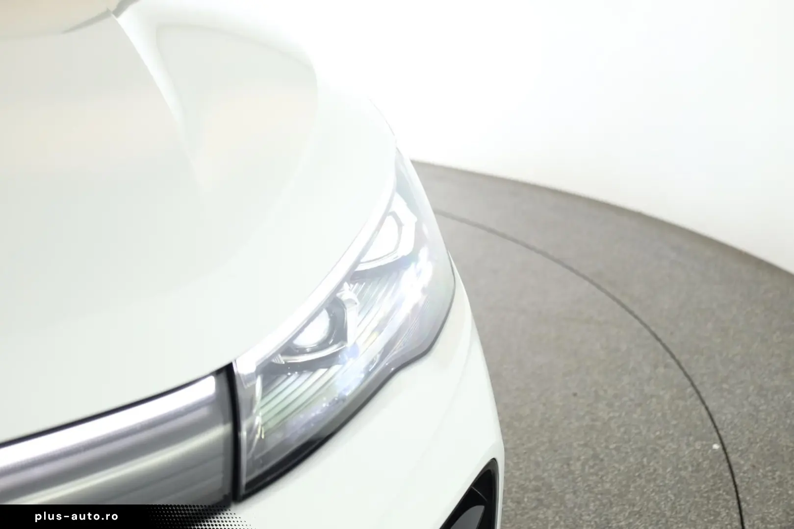 VW Tiguan 2.0 TDI 4M DSG R-Line Pan HUD HK STHZ 360