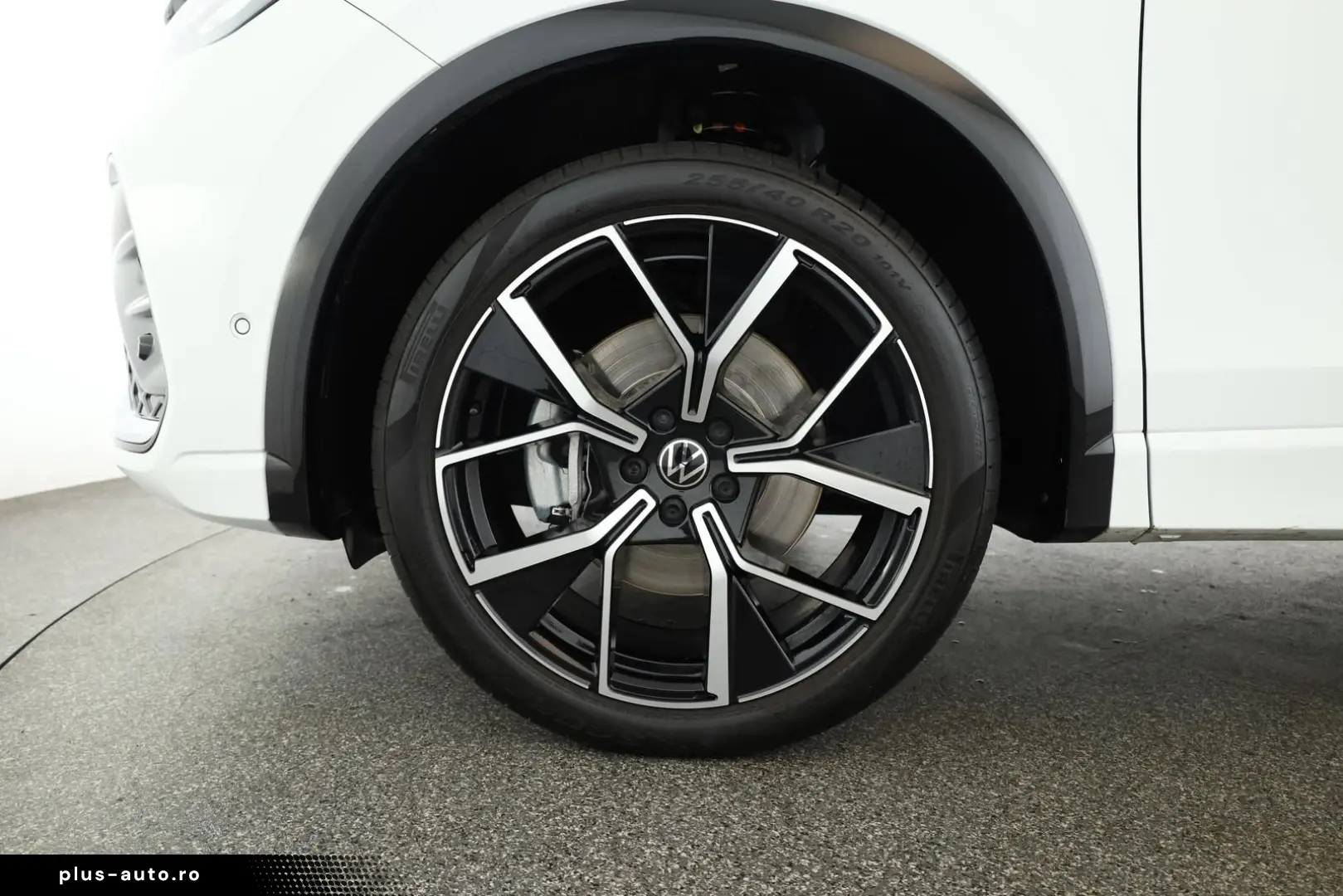 VW Tiguan 2.0 TDI 4M DSG R-Line Pan HUD HK STHZ 360