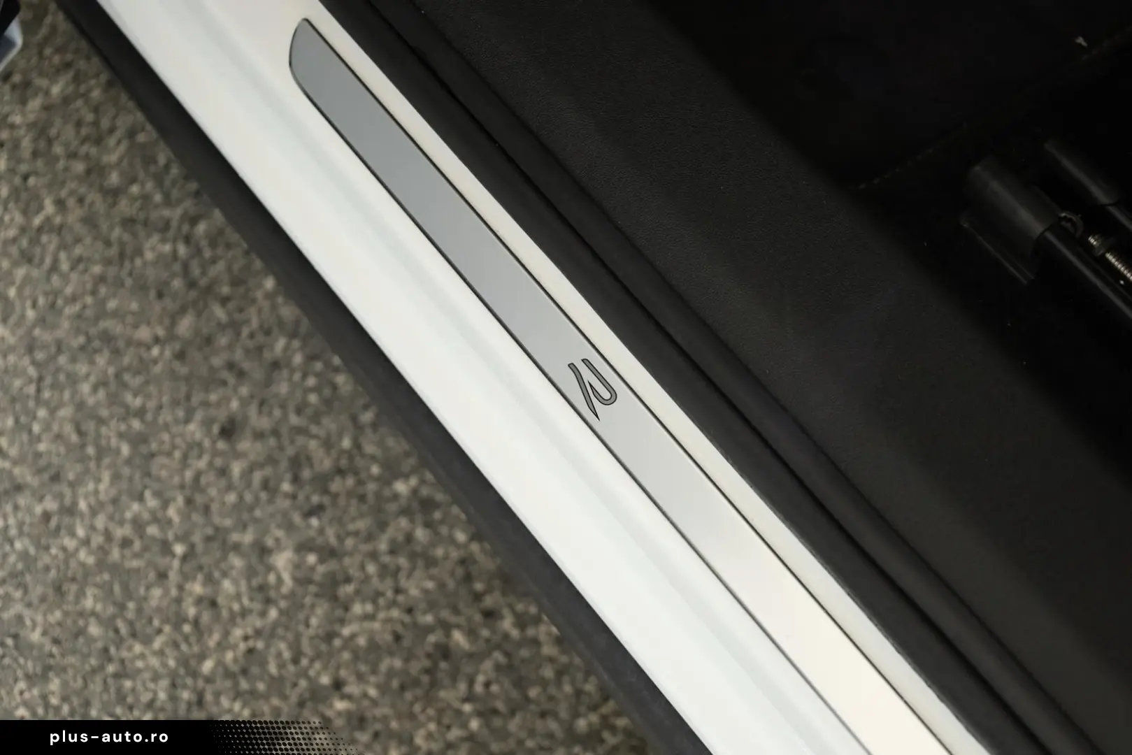 VW Tiguan 2.0 TDI 4M DSG R-Line Pan HUD HK STHZ 360