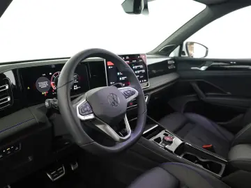 VW Tiguan 2.0 TDI 4M DSG R-Line Pan HUD HK STHZ 360