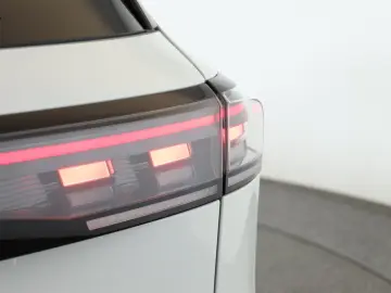 VW Tiguan 2.0 TDI 4M DSG R-Line Pan HUD HK STHZ 360