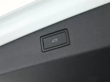 VW Tiguan 2.0 TDI 4M DSG R-Line Pan HUD HK STHZ 360