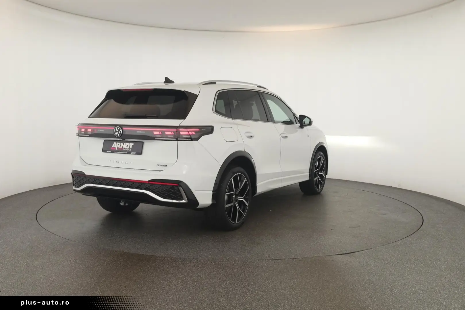 VW Tiguan 2.0 TDI 4M DSG R-Line Pan HUD HK STHZ 360