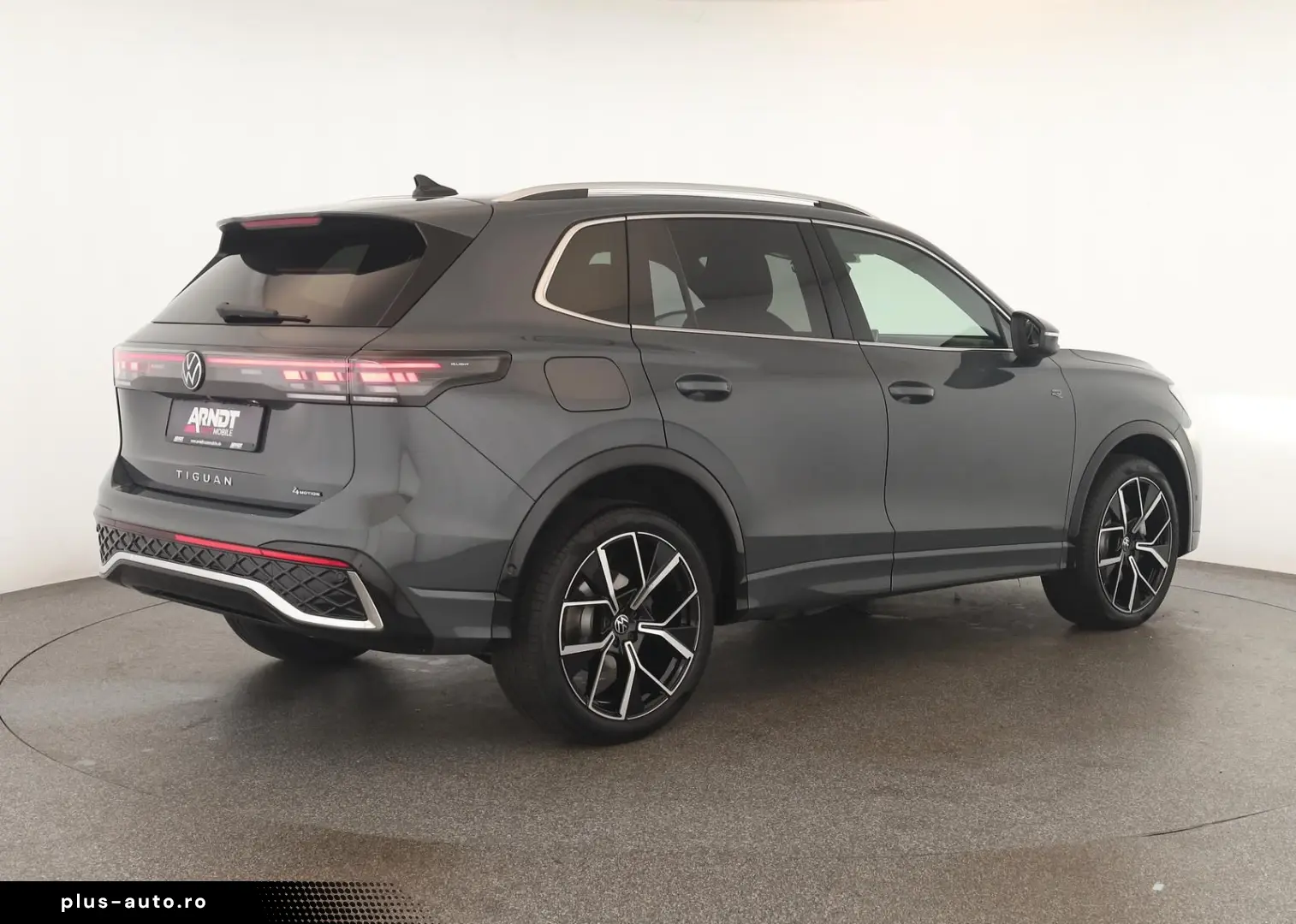 VW Tiguan 2.0 TDI 4M DSG R-Line Pan HUD HK STHZ 360