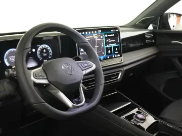 VW Tiguan 2.0 TDI 4M DSG R-Line Pan HUD HK STHZ 360