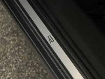 VW Tiguan 2.0 TDI 4M DSG R-Line Pan HUD HK STHZ 360