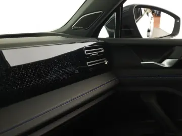 VW Tiguan 2.0 TDI 4M DSG R-Line Pan HUD HK STHZ 360