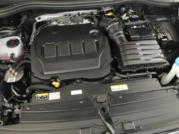 VW Tiguan 2.0 TDI 4M DSG R-Line Pan HUD HK STHZ 360