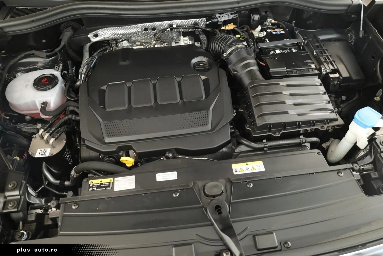 VW Tiguan 2.0 TDI 4M DSG R-Line Pan HUD HK STHZ 360