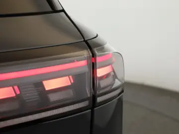 VW Tiguan 2.0 TDI 4M DSG R-Line Pan HUD HK STHZ 360