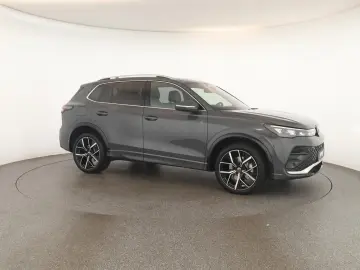 VW Tiguan 2.0 TDI 4M DSG R-Line Pan HUD HK STHZ 360