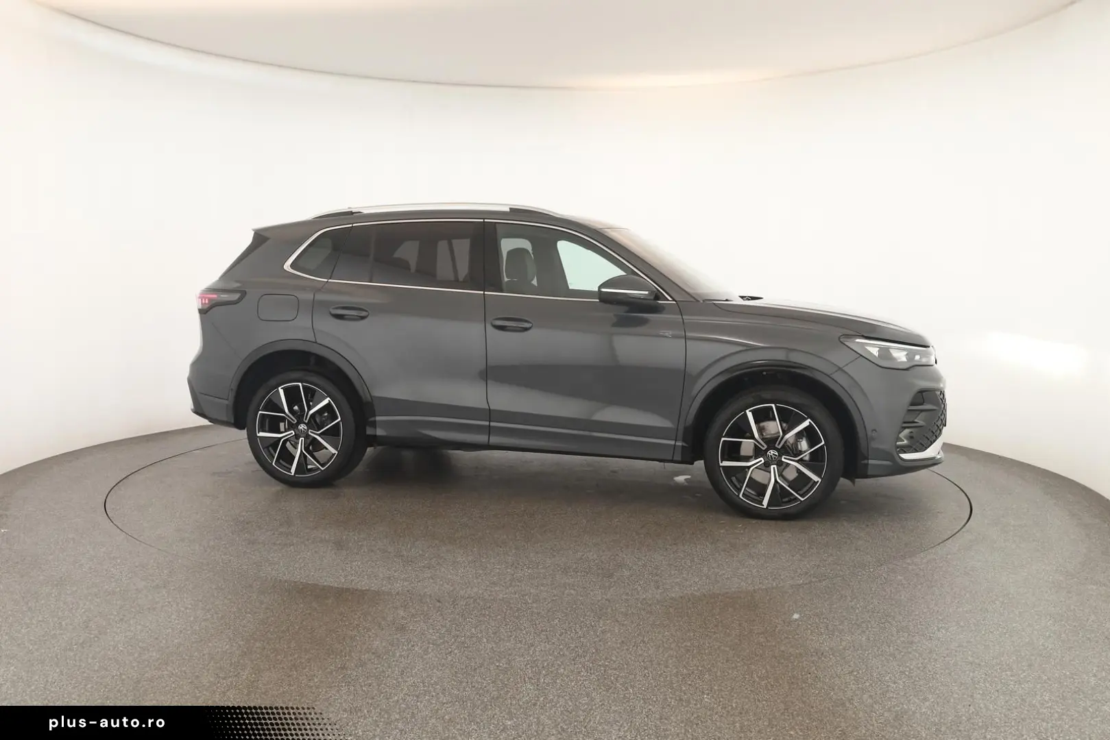 VW Tiguan 2.0 TDI 4M DSG R-Line Pan HUD HK STHZ 360