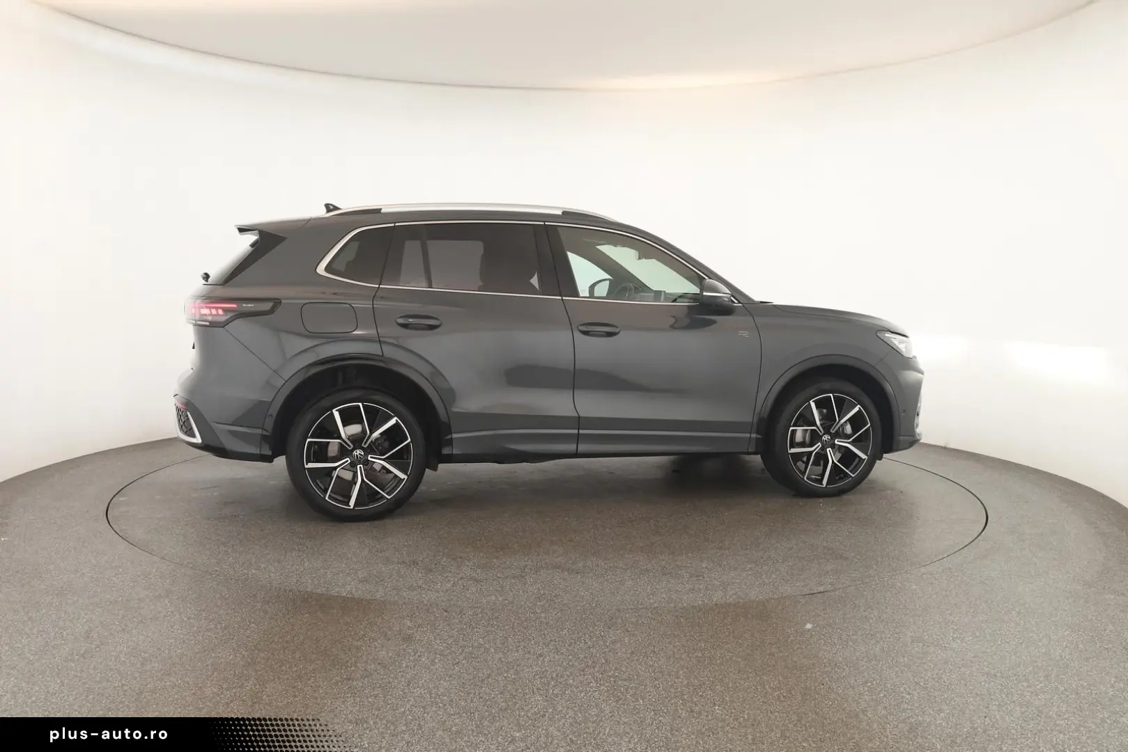 VW Tiguan 2.0 TDI 4M DSG R-Line Pan HUD HK STHZ 360