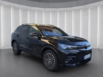 VW Tiguan R-LINE 4Mot StndHzg HD-Matrix PANO 360 Ka