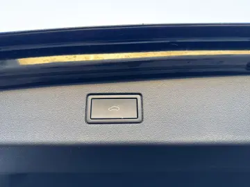 VW Tiguan R-LINE 4Mot StndHzg HD-Matrix PANO 360 Ka