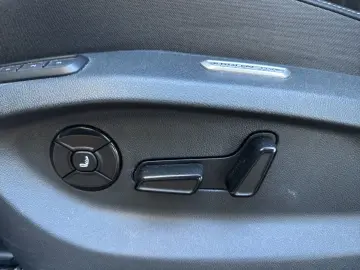 VW Tiguan R-LINE 4Mot StndHzg HD-Matrix PANO 360 Ka