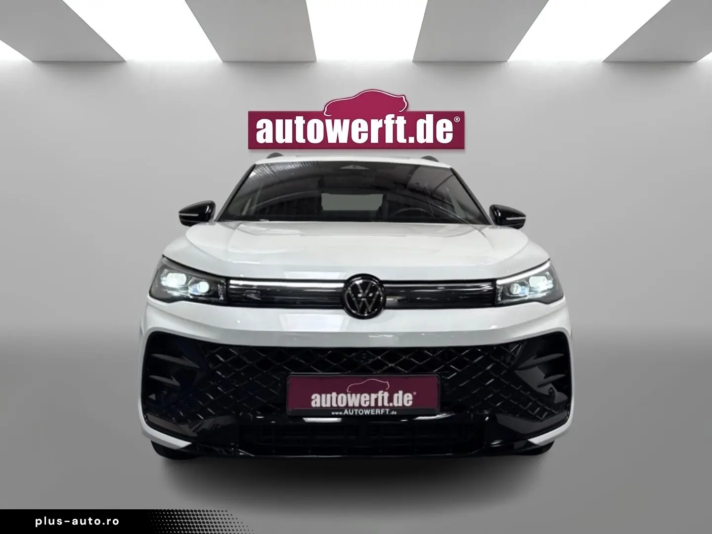 VW Tiguan 2.0 TDI 4M DSG R LINE BLACK PANO AHK MATR