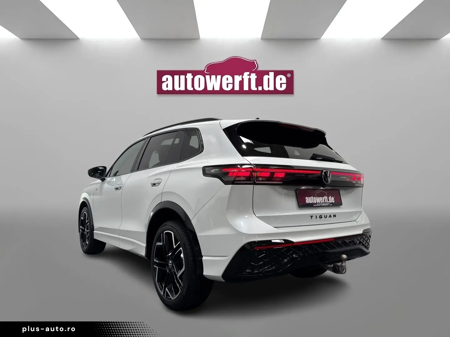 VW Tiguan 2.0 TDI 4M DSG R LINE BLACK PANO AHK MATR