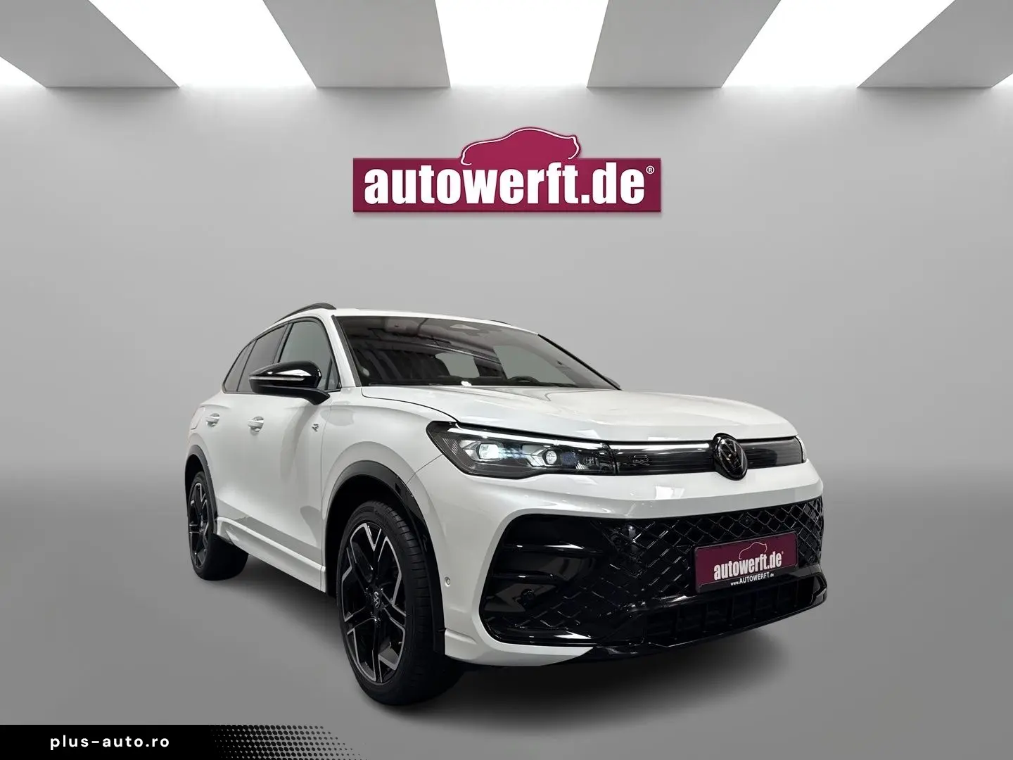 VW Tiguan 2.0 TDI 4M DSG R LINE BLACK PANO AHK MATR