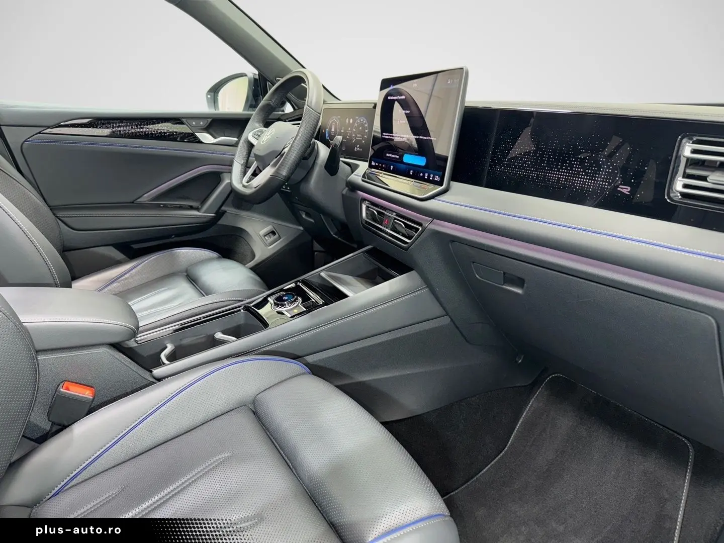 VW Tiguan 2.0 TDI 4M DSG R LINE BLACK PANO AHK MATR