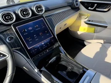 MERCEDES-BENZ C 300 4M AVANTGARDE BURM DIGI LIGHT FAHRASSIST