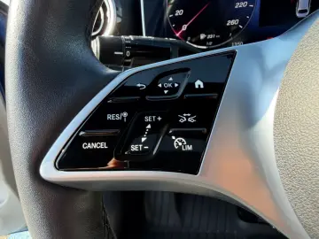 MERCEDES-BENZ C 300 4M AVANTGARDE BURM DIGI LIGHT FAHRASSIST